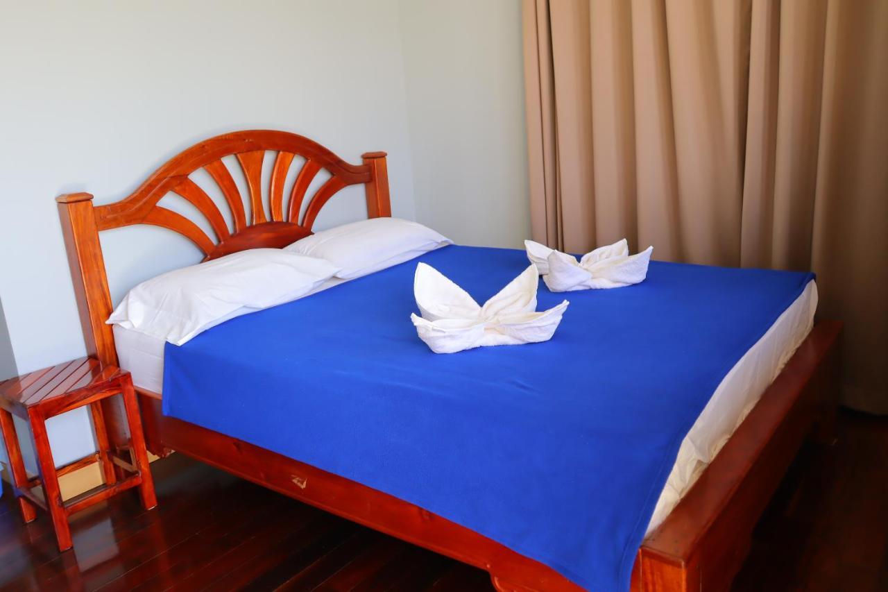Ban Sulada Guest House Laem Ngop Exterior photo
