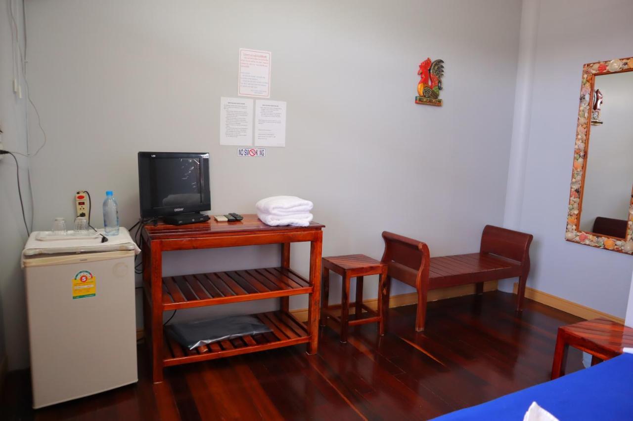 Ban Sulada Guest House Laem Ngop Exterior photo