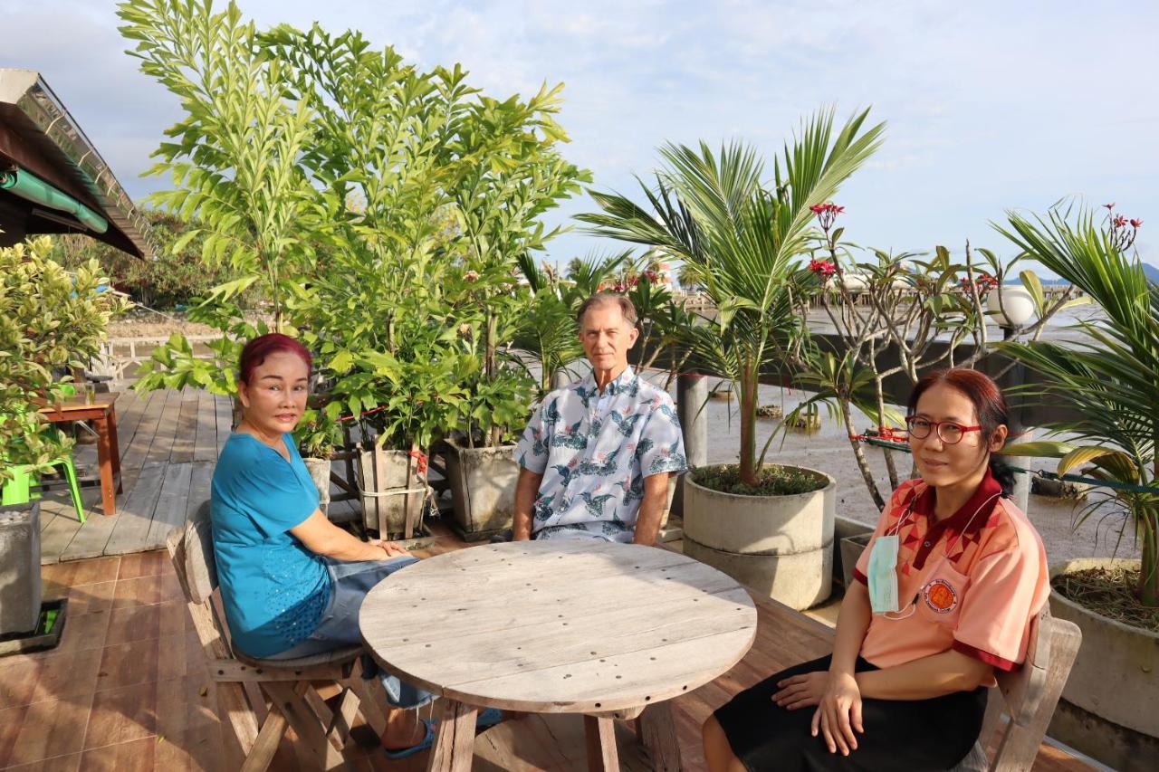 Ban Sulada Guest House Laem Ngop Exterior photo