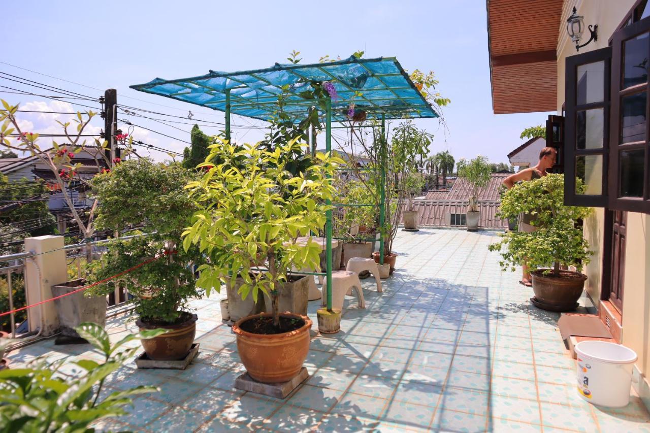 Ban Sulada Guest House Laem Ngop Exterior photo