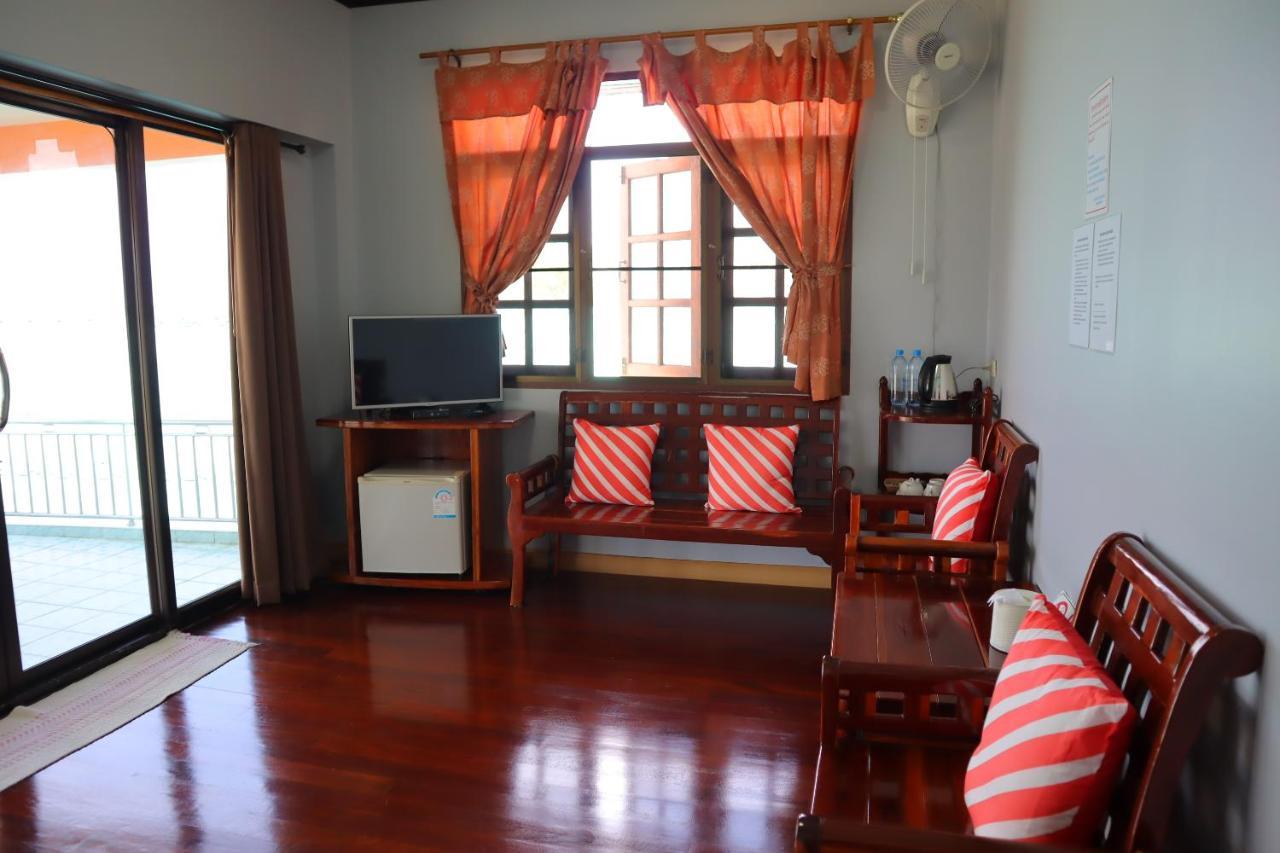 Ban Sulada Guest House Laem Ngop Exterior photo