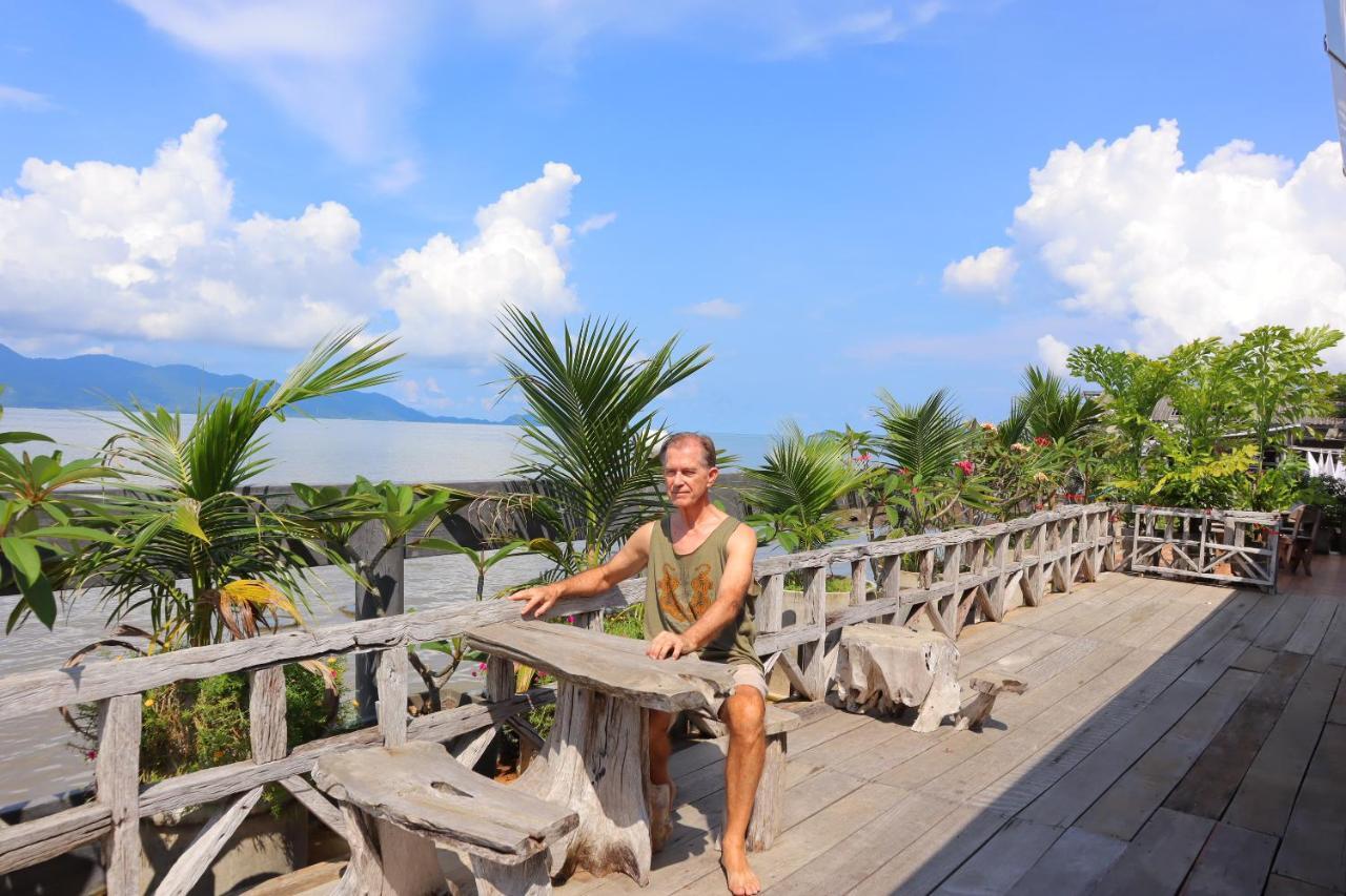 Ban Sulada Guest House Laem Ngop Exterior photo