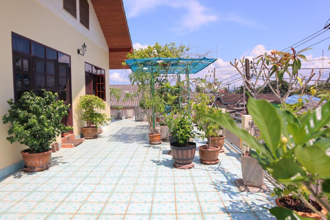 Ban Sulada Guest House Laem Ngop Exterior photo