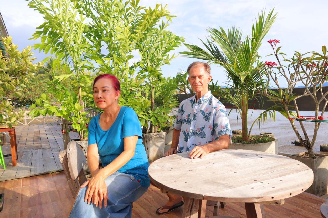 Ban Sulada Guest House Laem Ngop Exterior photo