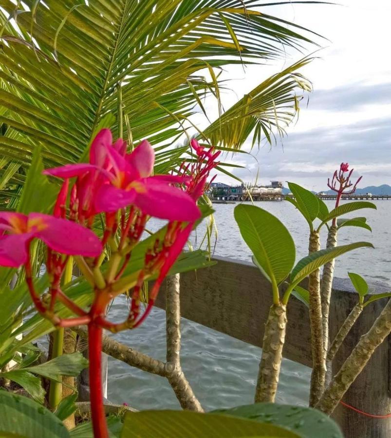 Ban Sulada Guest House Laem Ngop Exterior photo