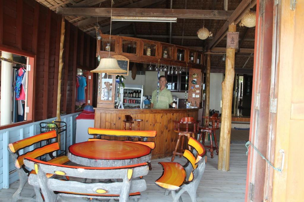 Ban Sulada Guest House Laem Ngop Exterior photo