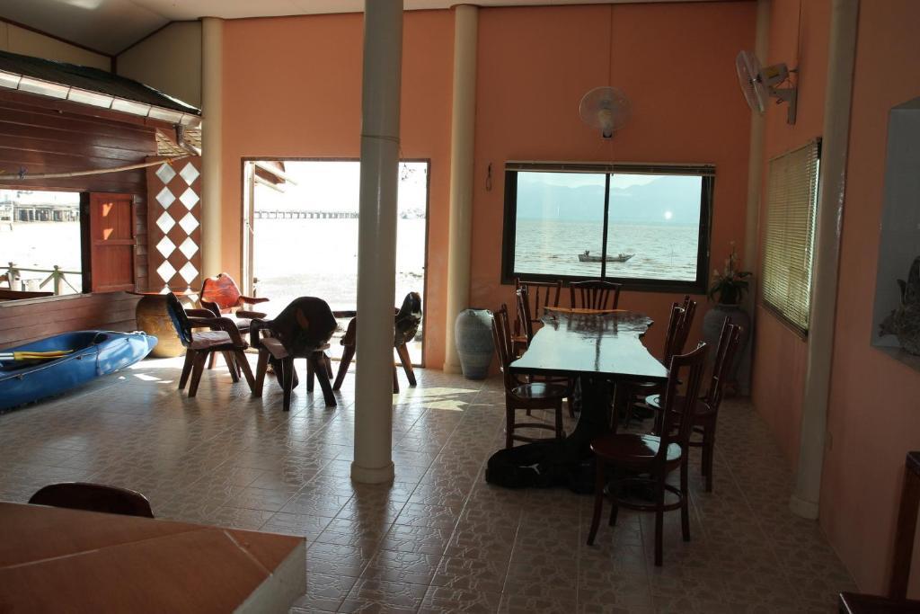 Ban Sulada Guest House Laem Ngop Exterior photo