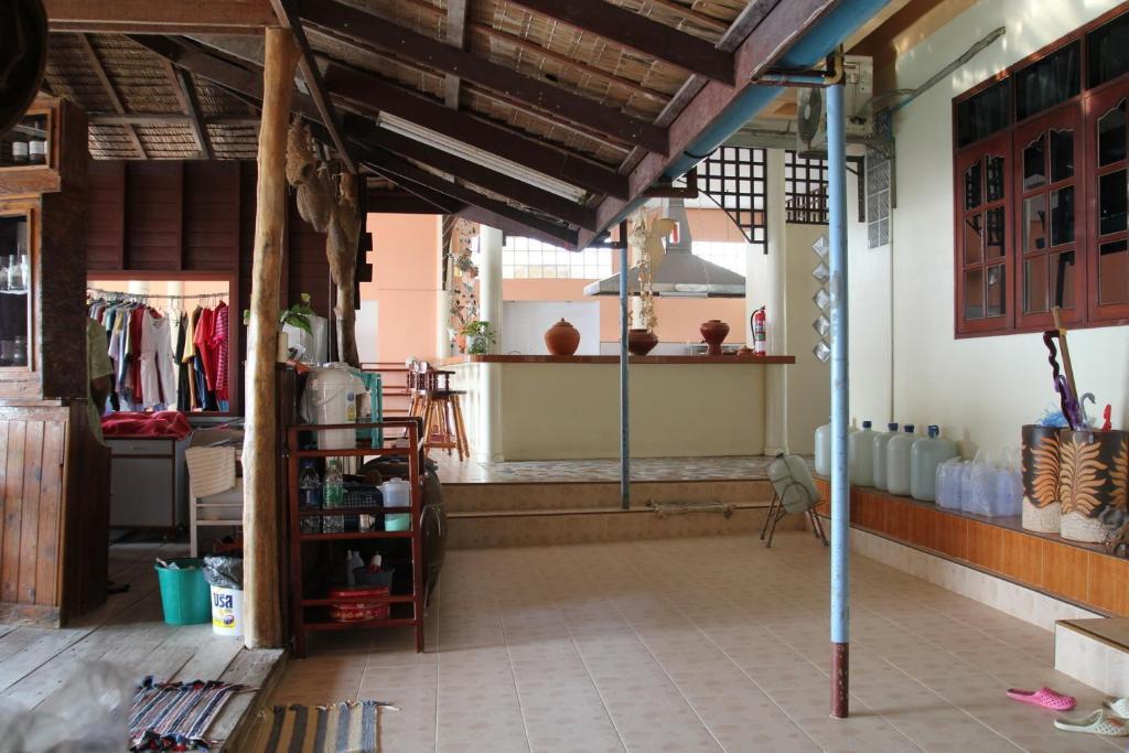 Ban Sulada Guest House Laem Ngop Exterior photo